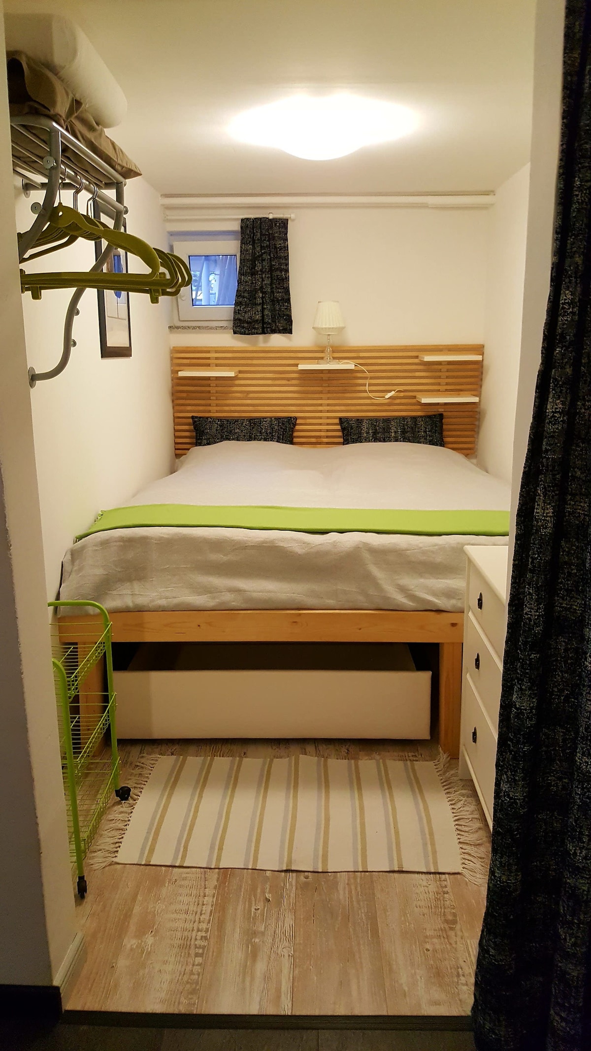 Slaapkamer met gordijn (zonder deur) 