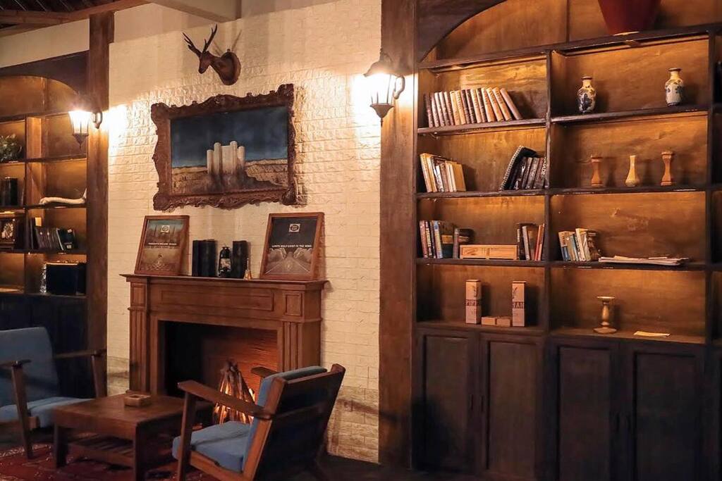 Tavern Library