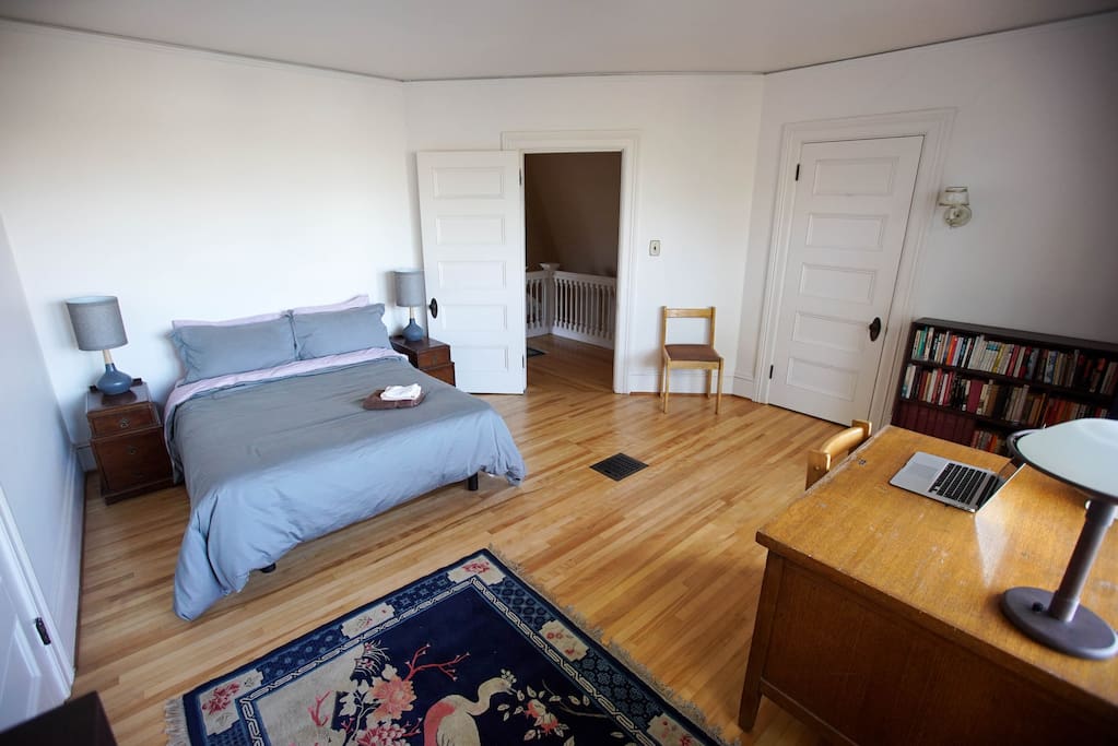 2FL- Bedroom with workspace
