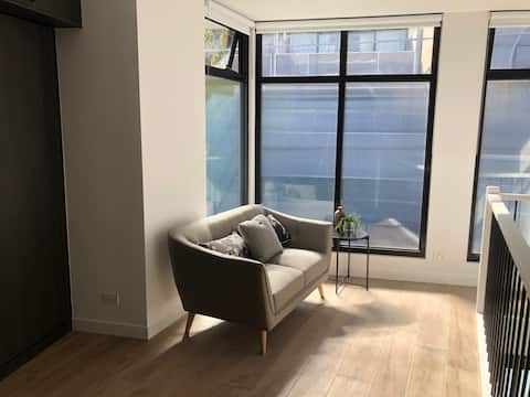 Successful Airbnb property: Cosy, Bright St Kilda Micro Studio close to beach. in St Kilda