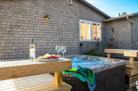 GG:~WalktoBeach~Hot tub~FirePit~Bikes~PingPong~Dog