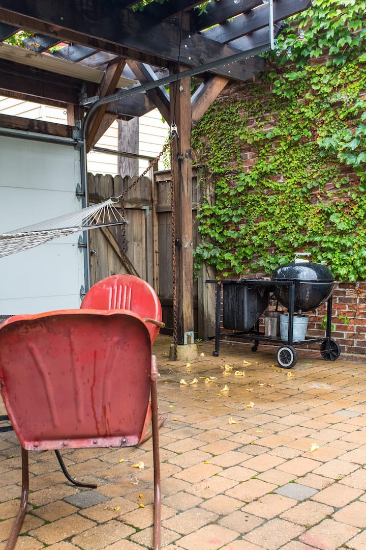 เปลญวนให้นั่งเล่นในช่วงเดือนที่อากาศอบอุ่น!