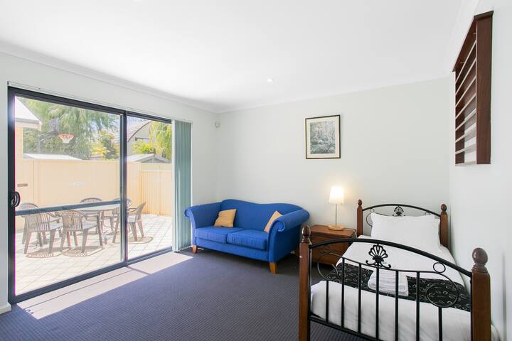 Seahaven Villas by Rockingham Apartments gallery image 4