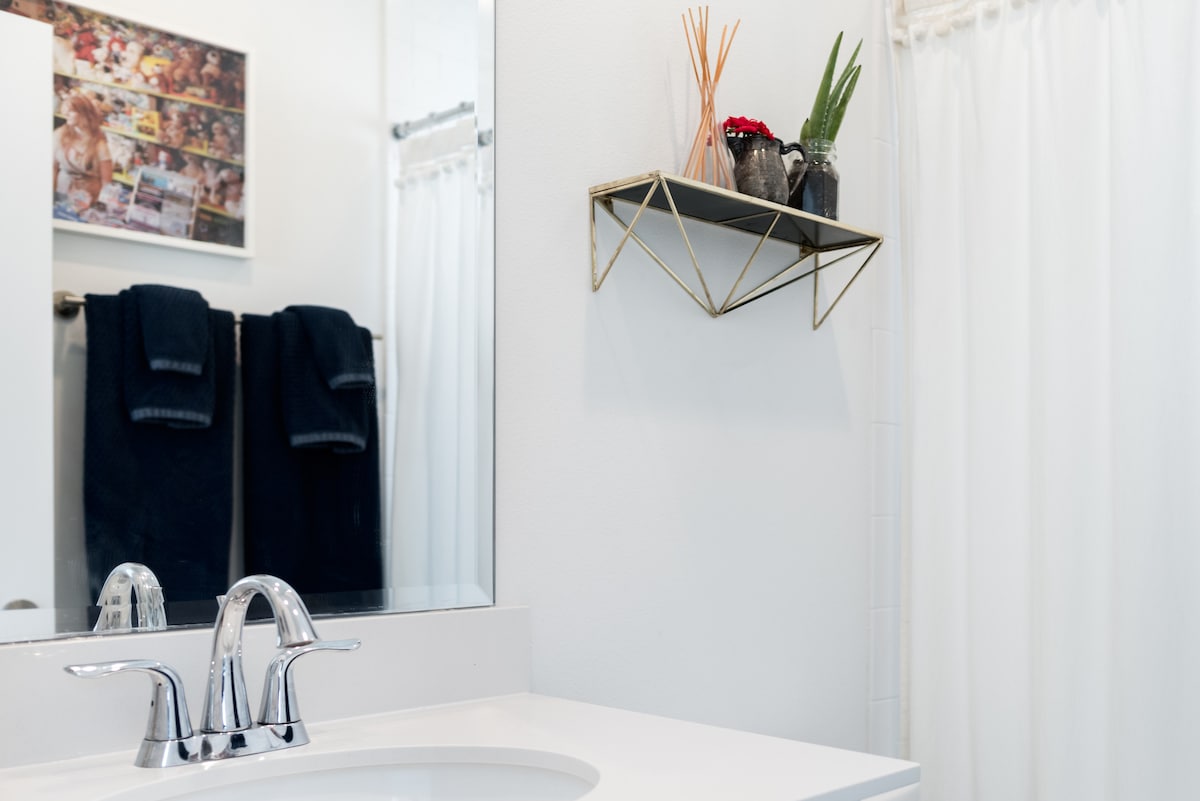 Private and Hip Centrally Located East Austin Guesthouse