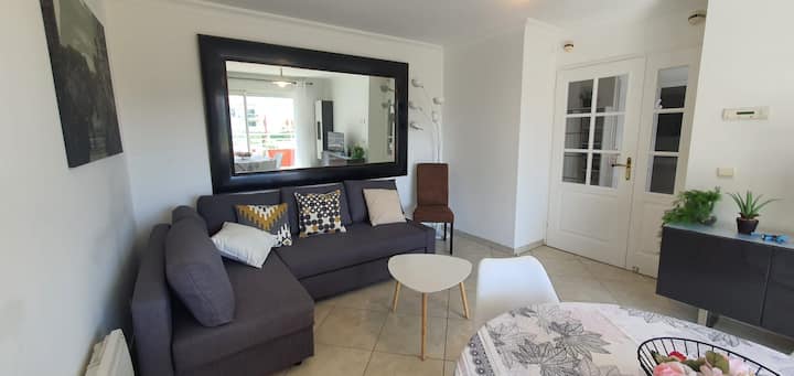 Canape lit double (140 x 200 cm).