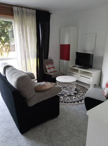 room close to beaches and hiking trails