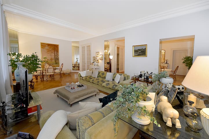 Luxury 320 sqm appartment in Residential Geneva