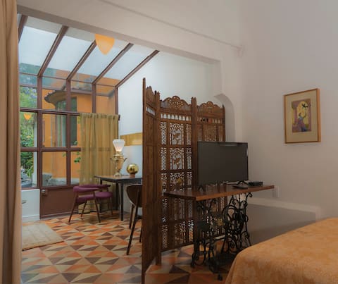 Top Airbnb: Private Boutique Apartment Designed by an Artist in álvaro Obregón