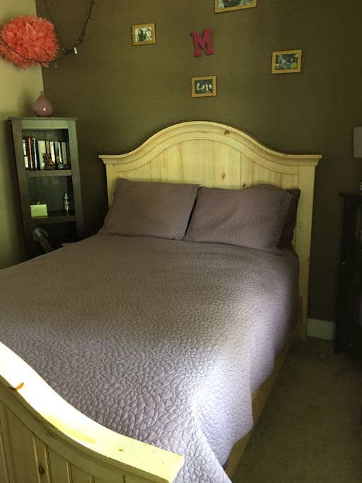 Queen sized bed with large double closet. Nice light from the front porch windows.