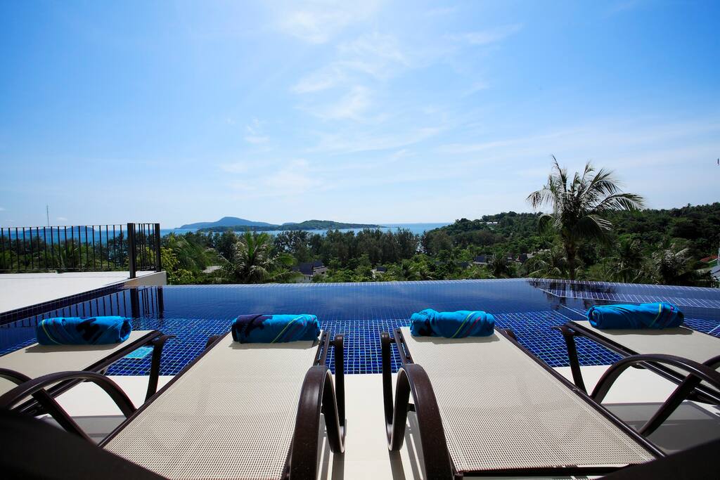 Pool and seaview