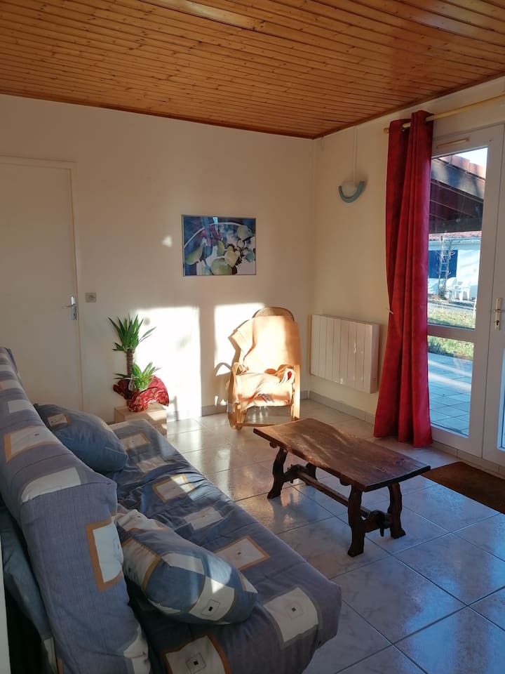 Maison Individuelle Avec Place De Parking Gratuit - Charente