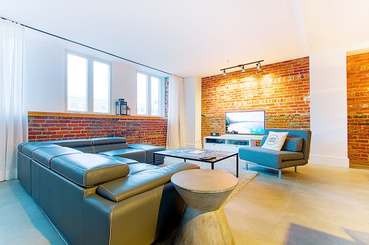 401 – Les Lofts St-Joseph – Par Les Lofts Vieux-QC