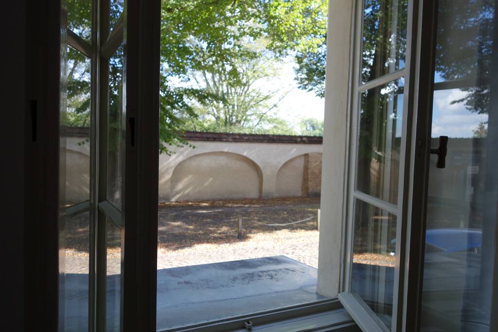 ...mit Blick auf die Havelmauer