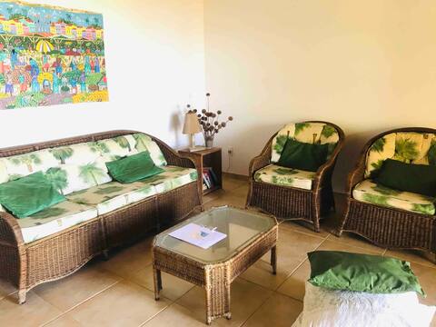 Beach house, condominium, walking distance to the beach and swimming pool