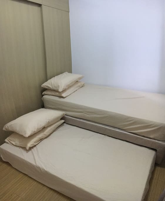 Single bed and pullout bed