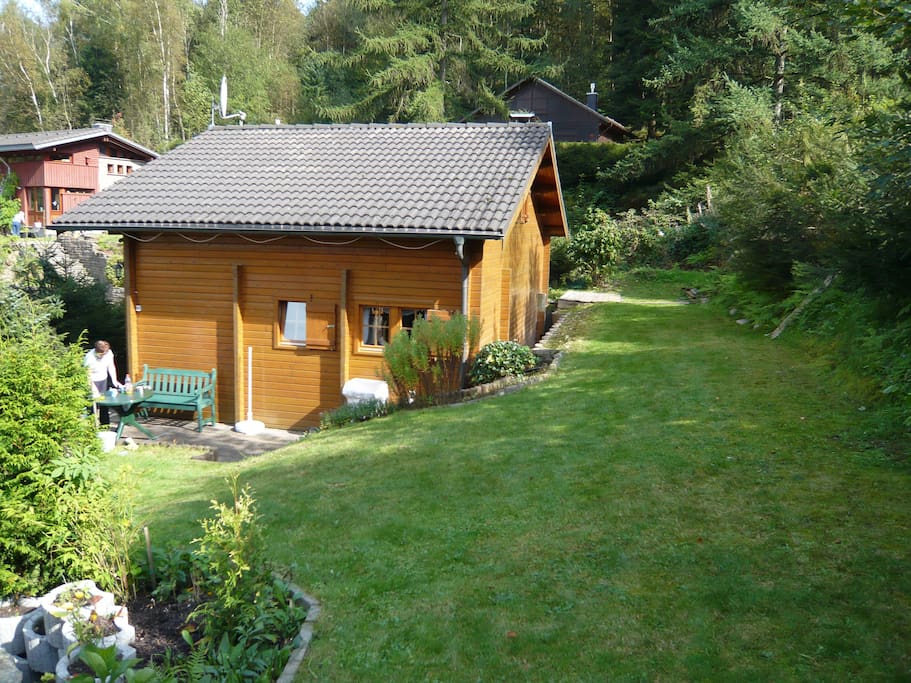 Das Haus vom Garten aus fotografiert