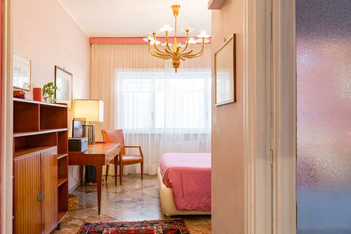 Hanini House Vatican area 4BR Terrace, Jetted tubs gallery image 2