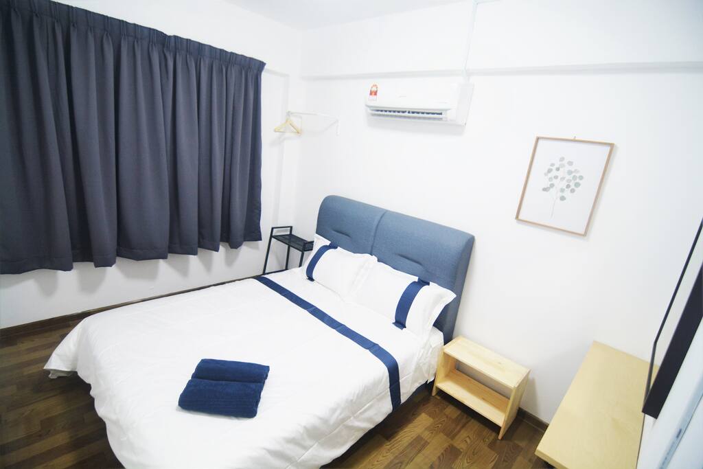 Room 2 (Queen Size Bed)