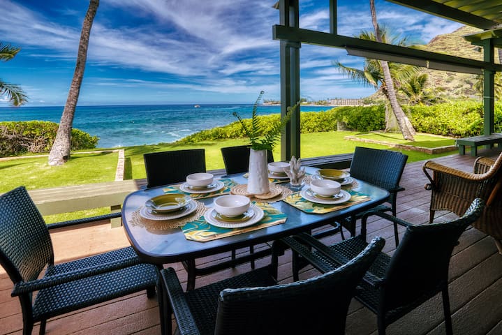 PARADISE FOUND! BEACHFRONT TROPICAL OCEAN OASIS