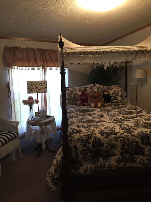 Sleep in an antique camp bed!