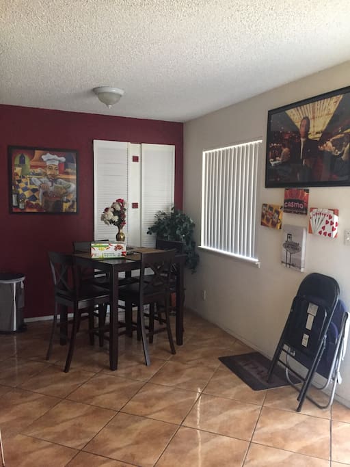 High boy kitchen table for 4 with free coffee & tea