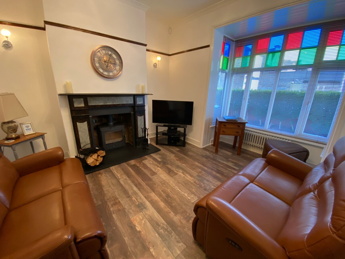 Successful Airbnb property: Cosy 2 Bedroom Semi inc Courtyard in Thanet