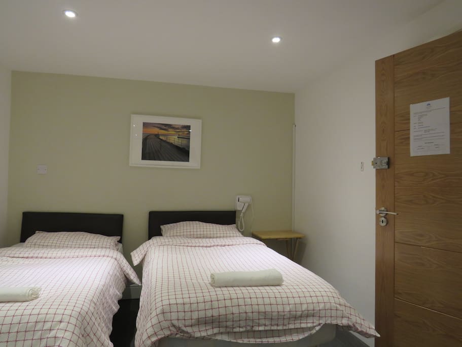 2 Single beds