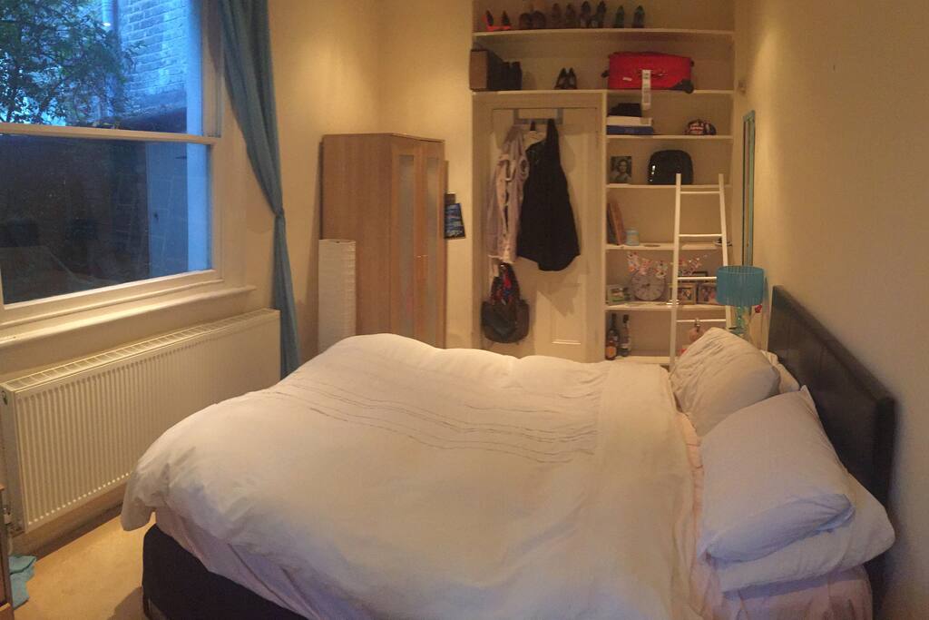 Private Double Bedroom with Garden Access