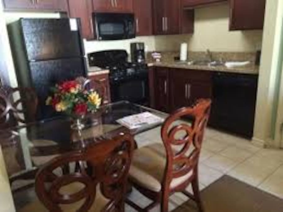 Kitchen (unit layout varies)