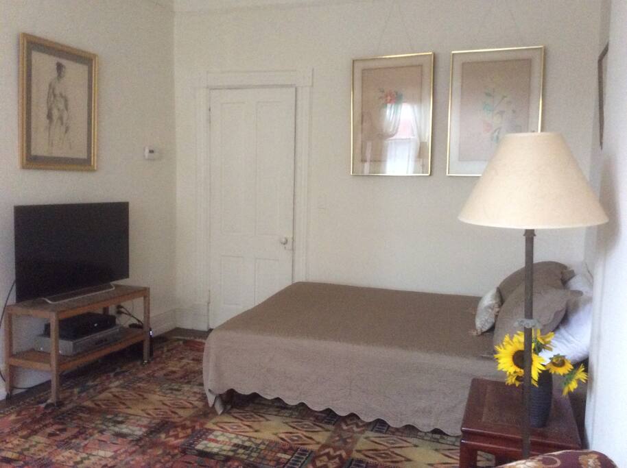 Smart TV with Netflix and cable