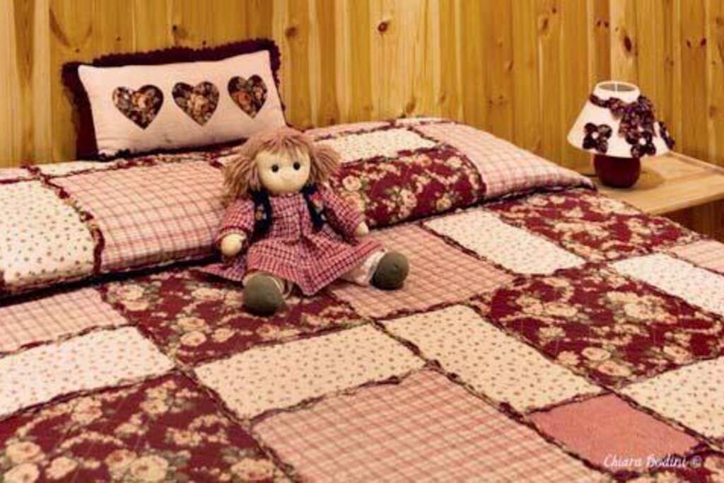 stanza delle rose (letto matrimoniale)