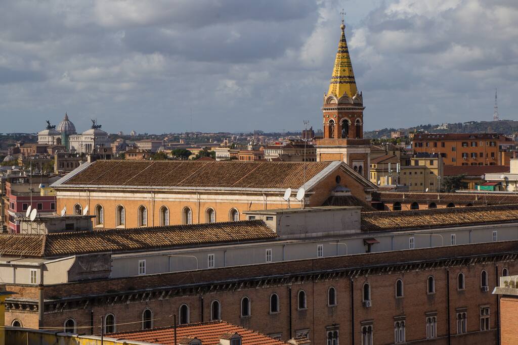 Veduta dal terrazzo condominiale