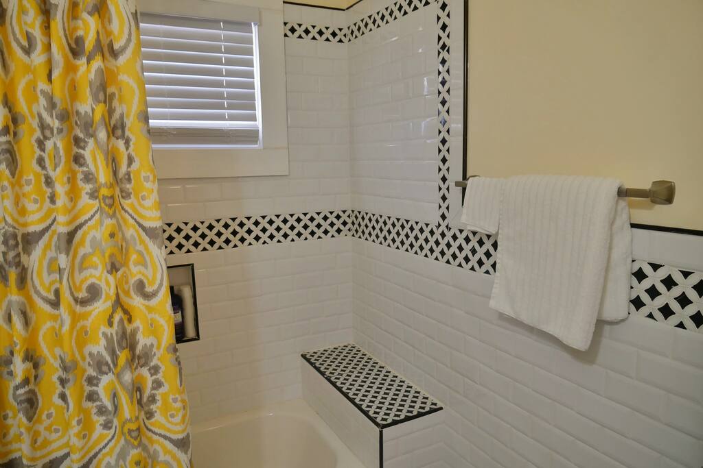 Upstairs Bathroom-01