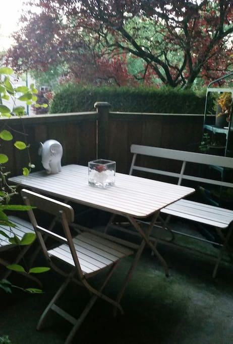 Outdoor picnic area!