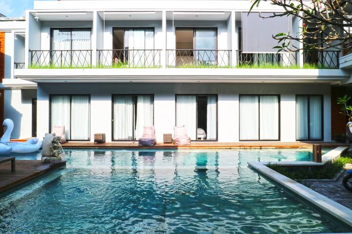 Cheap Superior Room close to Kuta Beach