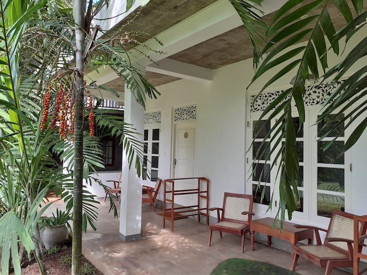 "Mirissa BnB" N2 cozy and comfy AC room near beach