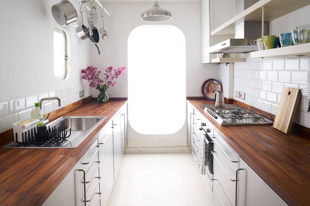 Fully equipped kitchen