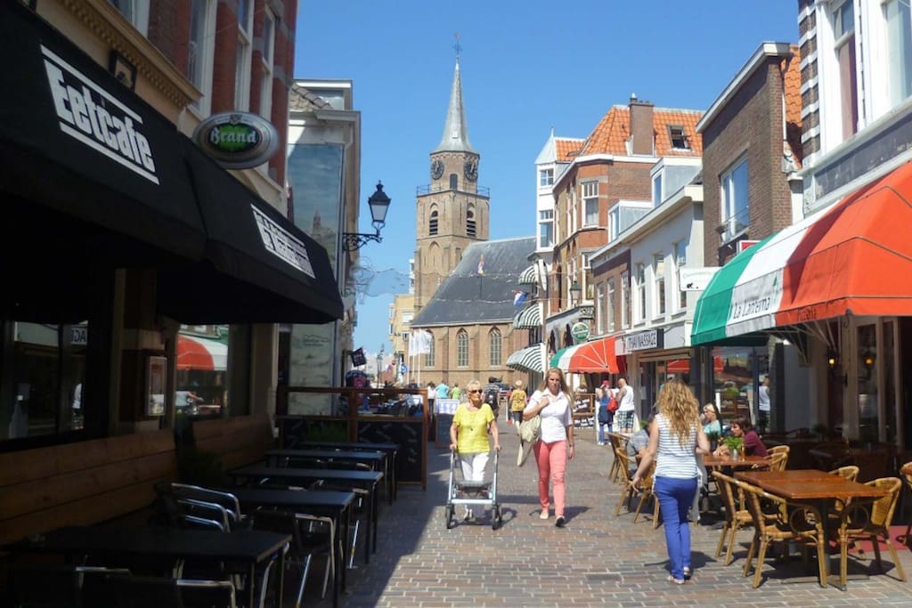 Keizerstraat shopping street