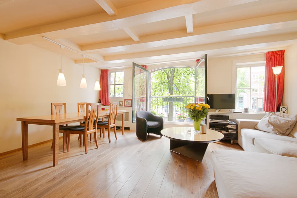 Big breakfast or dinner table of 2.40 meter with 8 chairs
