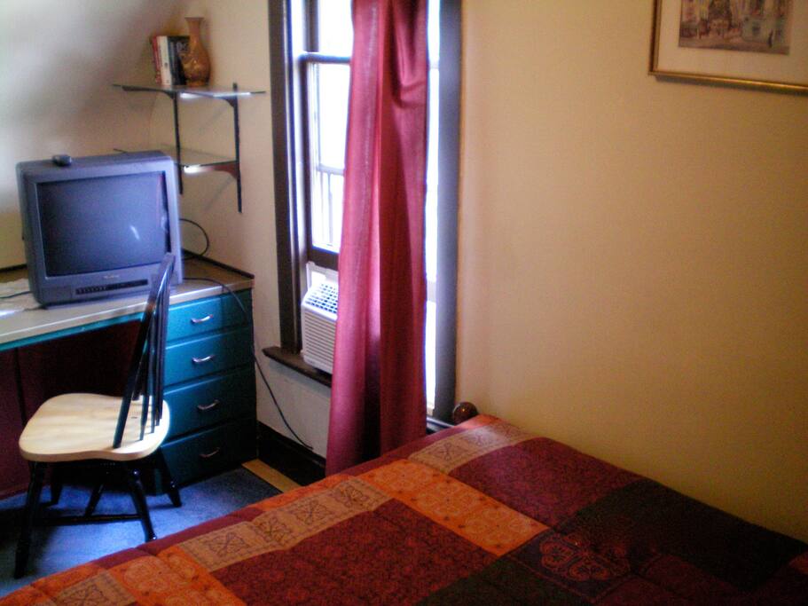 Room 2, double bed, desk and TV, WiFi.