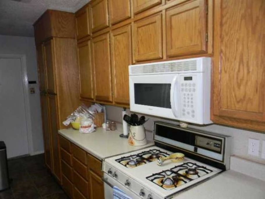 Clean kitchen, not pictured updated stove.