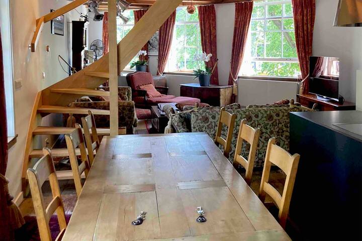 2 Br Canal View Former Rembrandt Workshop Apt gallery image 2