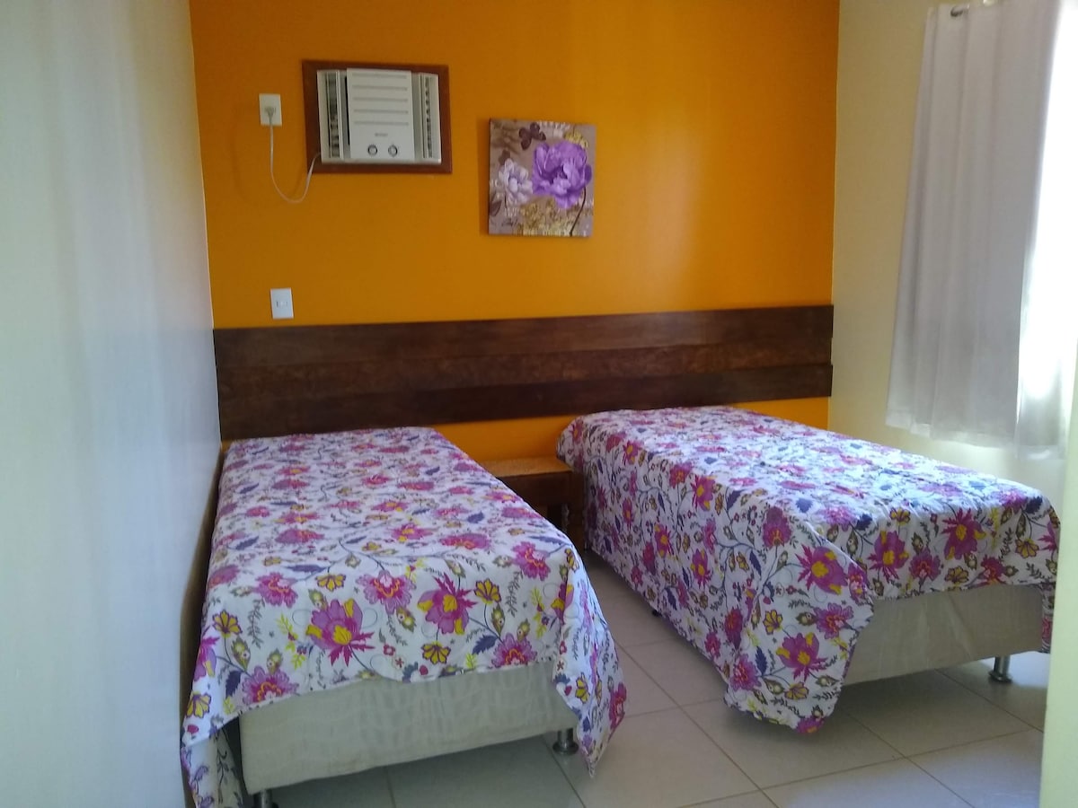 סוויטה צמודה - סינגל