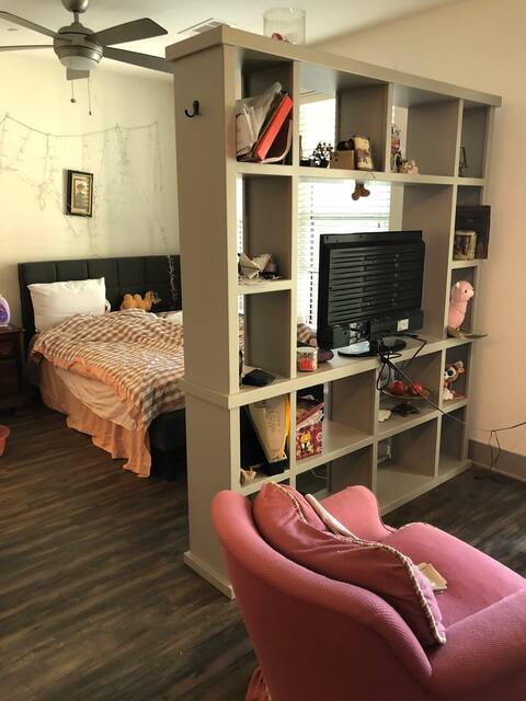 Spacious studio at midtown Nashville