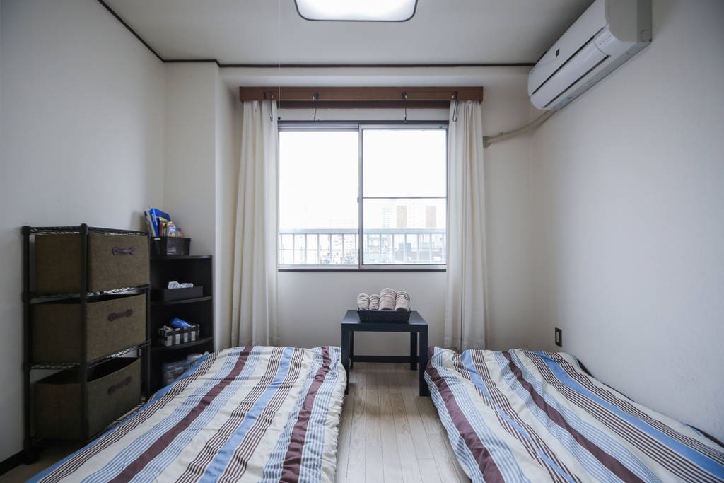 Guest room②. 2 bed sets(Futon with Pad). The room on the 4th floor without elevator.
客人房间(2人用的时)。在4楼没有电梯。