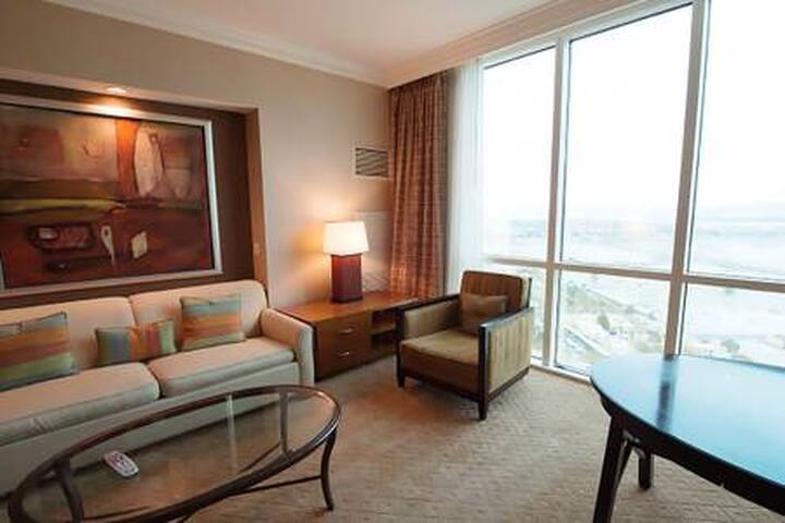 888 # 30, MGM Signature Two (2) Bedroom Suites !