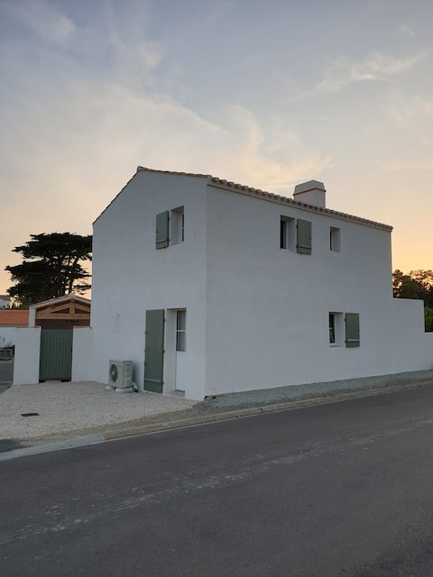 Family home in version 10 people, beach 300 m away