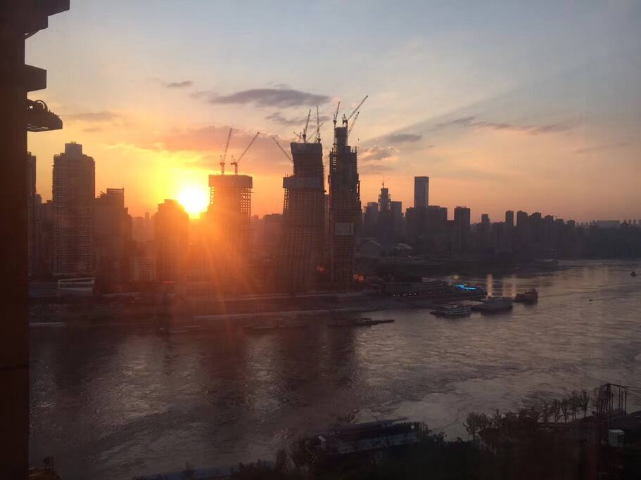 阳台实拍~阳光明媚的清晨
