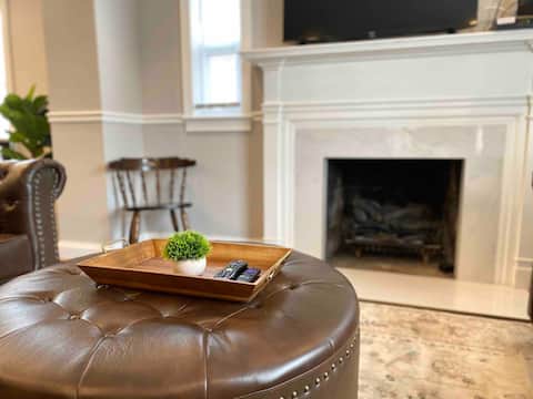 4BD/3BA Royalty House - Chevy Chase