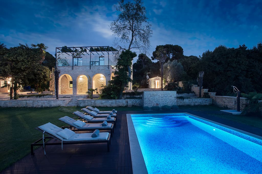 Charming villa with heated pool